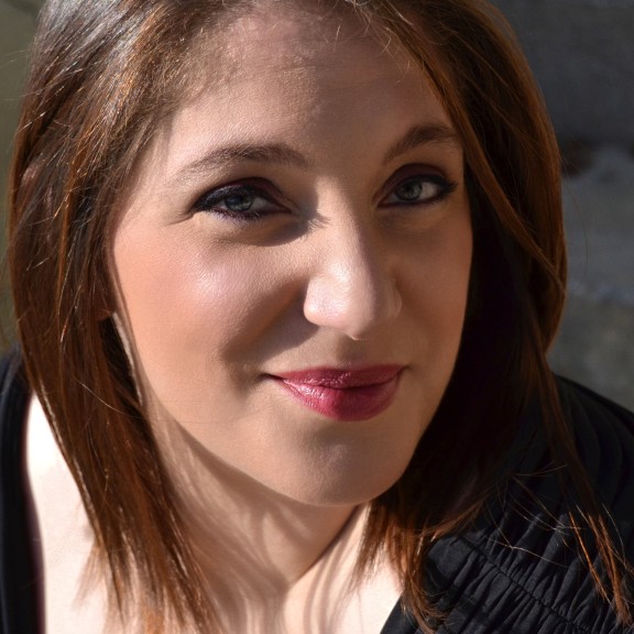 Nessa Devil - chexiyalik porno aktrisa.